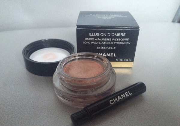 Три продукта для макияжа глаз от Chanel фото