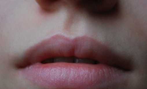 Нежнее нежного, или мой идеальный нюд. Benefit Silky Finish Lipstick Skinny Dip фото