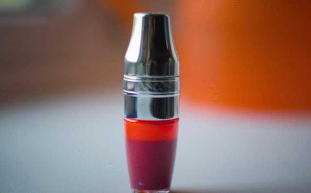 Lancome Juicy Shaker Pigment Infused Bi-Phase Lip Oil  фото