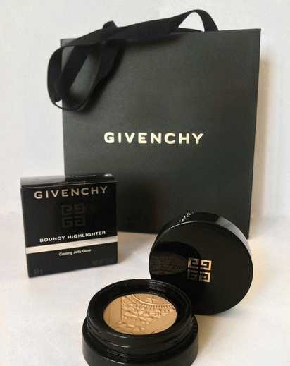 Givenchy Bouncy Highlighter             
