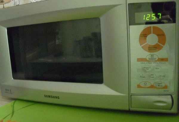 Микроволновая печь Samsung MW73VR фото