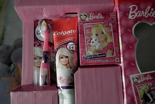 Подарочный набор для детей Colgate Barbie фото