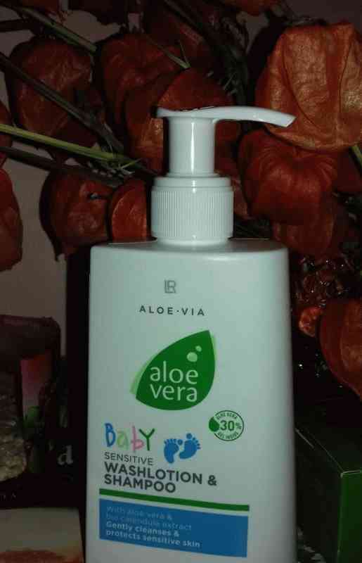 Детский шампунь-гель для чувствительной кожи LR Aloe Vera Baby фото