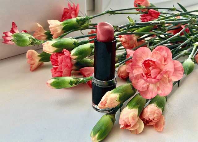 Catrice Ultimate Colour Lipstick        