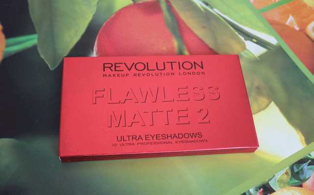 Тени Makeup Revolution Flawless Matte 2 - революция бюджетного макияжа? фото
