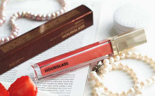 Новинка Hourglass: блеск для губ Unreal Unreal High Shine Lip Gloss в оттенке Solar фото