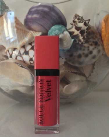 Яркое лето с помадами Bourjois Rouge Edition Velvet #04 Peach Club и Pupa Pure-Colour lipstick Absolute Shine #206 фото