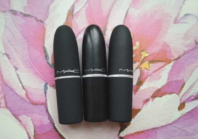 MAC Powder Kiss Lipstick  фото