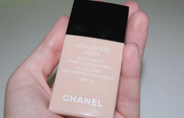 Chanel Vitalumiere Aqua Ultra Light Skin Perfecting Makeup SPF 15  фото