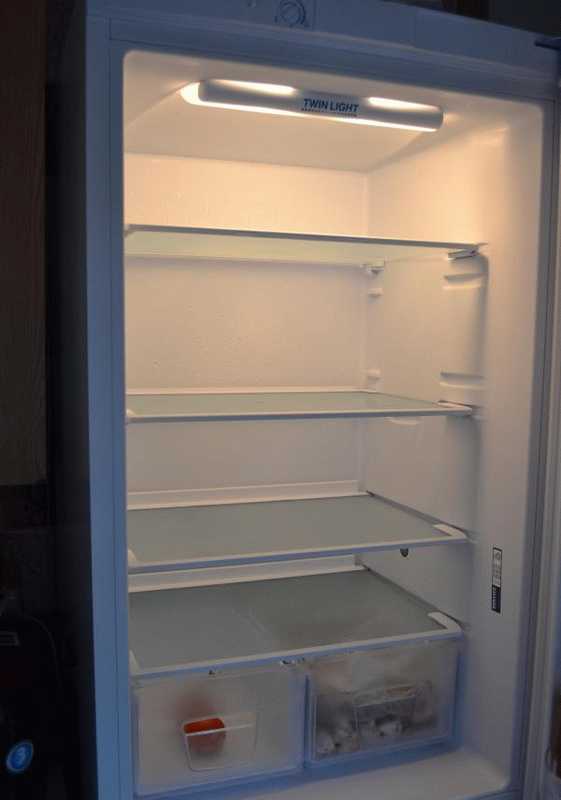 Холодильник Indesit BIAA 13 фото