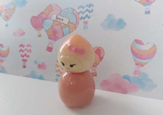 Блеск для губ Mini Dolly сочный персик: интересное средство или милая безделушка? фото