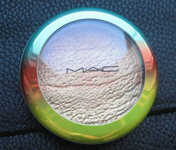 MAC Freshen Up High-Light Powder  фото