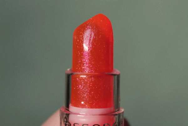 Розовенький-розовенький Essence lipstick в оотенке 65 glow neon glow фото
