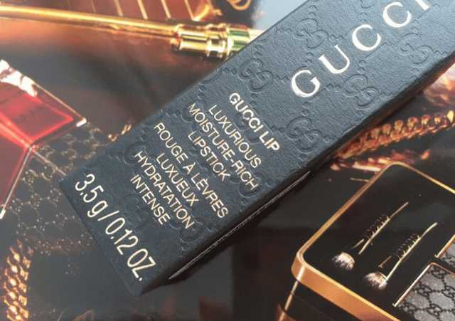 Gucci Luxurious Moisture-Rich Lipstick #400 Hibiscus Thrill фото
