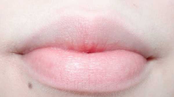 Блеск для губ Revlon ColorBurst Crystal Liliac 002 фото