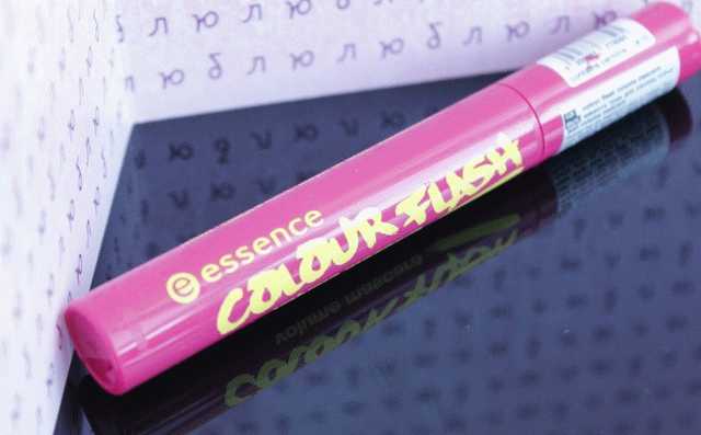 Розовая тушь для ресниц и волос Essence Colour Flash volume mascara фото