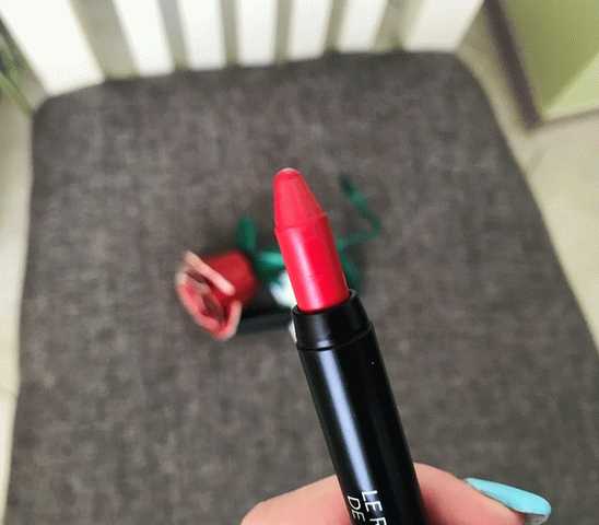 Chanel Le Rouge Crayon De Couleur Mat  фото