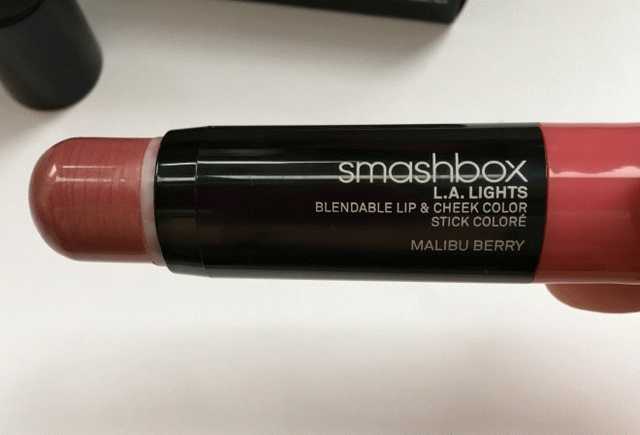 Лучший продукт для губ и щек от Smashbox L.a. Lights Blendable Lip &amp; Cheek Color в оттенке Malibu Berry фото