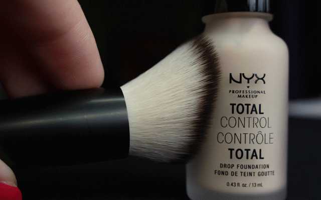 NYX Total Control Drop Foundation, 02   