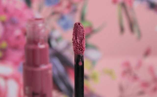 Ягодная IsaDora Ultra Matt Liquid Lipstick #17 Berry Babe фото