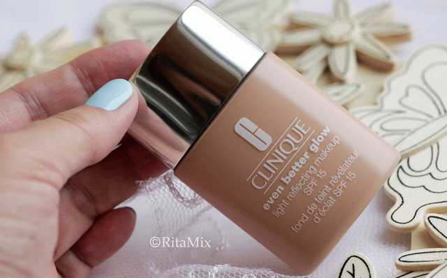 Clinique Even Better Glow Light Reflecting Makeup SPF 15  фото