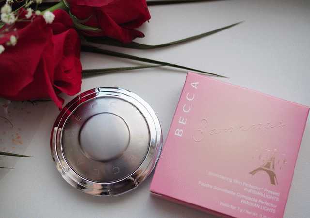 Самый красивый хайлайтер Becca x Sananas Shimmering Skin Perfector Pressed Highlighter - Parisian Lights фото