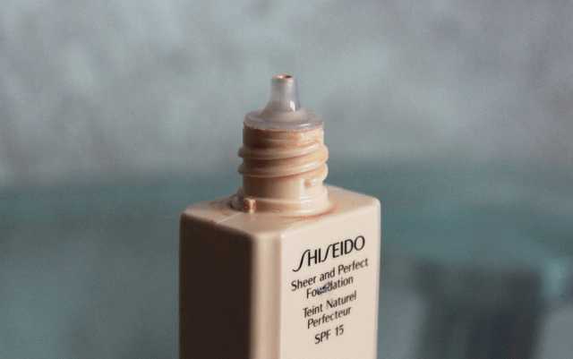 Shiseido Sheer And Perfect Foundation SPF 15  фото