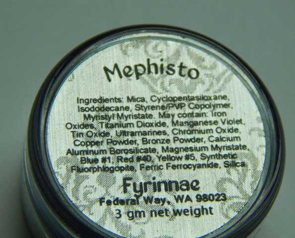 Тени Fyrinnae Loose Eye Shadow Dualcolors в оттенках Mephisto и Rapunzel Had Extensions фото
