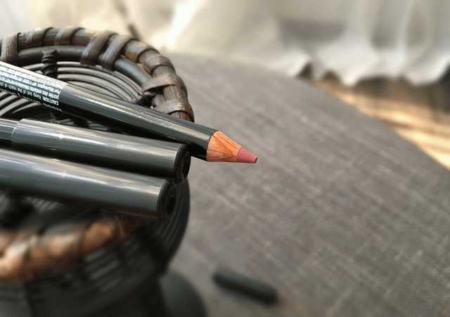 Kiss New York professional lip liner pencil в оттенках Nude brick, Warm nude, Soft brown фото