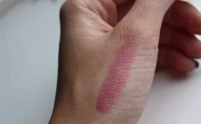 Clarins Rouge Eclat Satin Finish Age-Defying Lipstick  фото