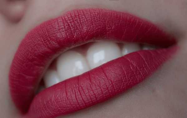 Устойчивая жидкая помада Proof lipstick- shine №06 от Jeans фото