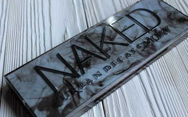 Urban Decay Naked Smoky Palette фото