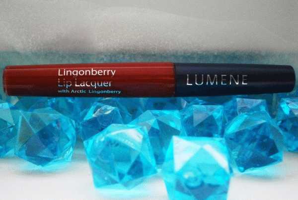 Морозная брусника от Lumene Lingonberry Lip Lacquer with Arctic Lingonberry #4 фото