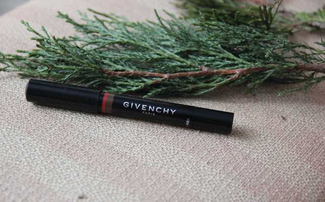 Givenchy Dual Liner                     
