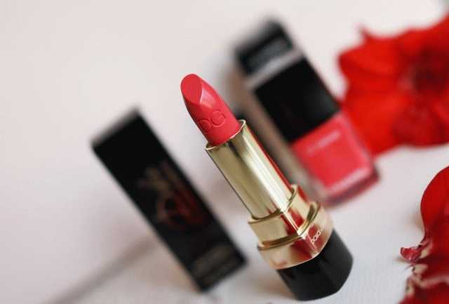 Одеяния лета. Dolce&amp;Gabbana Dolce Matte Lipstick #512 Dolce Excelsa. Chanel Le Vernis Longwear Nail Colour # #524 Turban фото