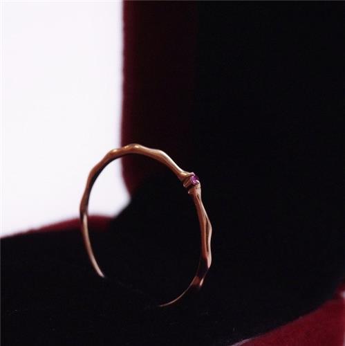 Настоящее золотое кольцо с БРИЛЛИАНТОМ. 
