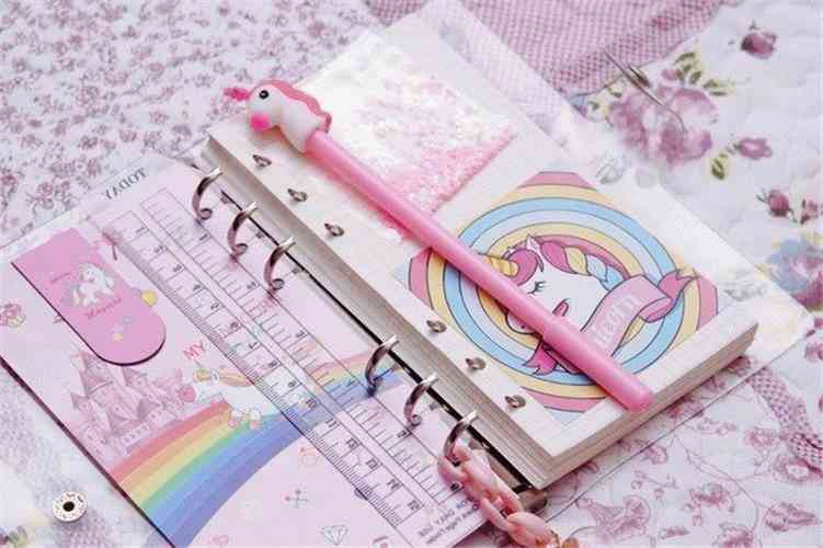 Красивый дневник для девочек с единорогами. фото