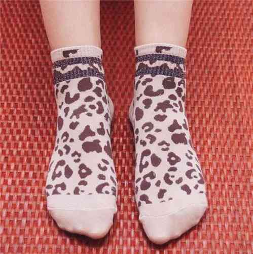 Носочки с леопардовым принтом. фото